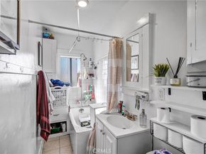 1661 Arlington Avenue, Los Angeles CA 90019