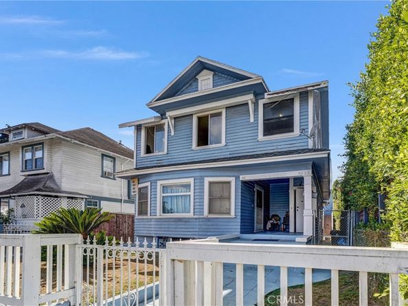 1661 Arlington Avenue, Los Angeles CA 90019