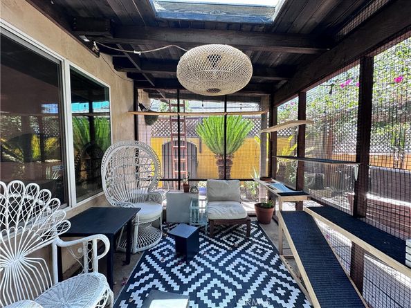 7326 Vanalden, Reseda CA 91335