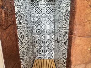 7326 Vanalden, Reseda CA 91335