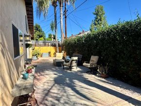 7326 Vanalden, Reseda CA 91335