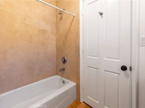 7326 Vanalden, Reseda CA 91335