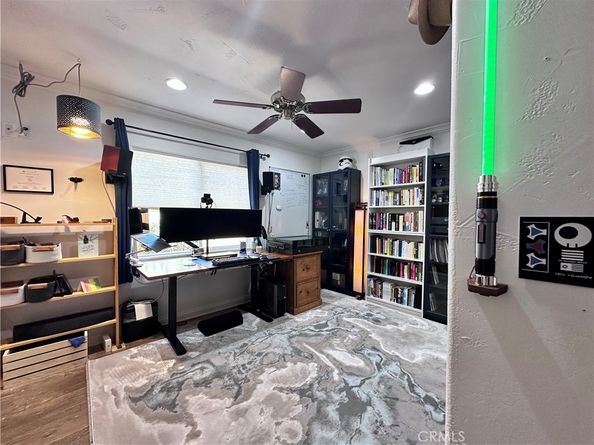 7326 Vanalden, Reseda CA 91335