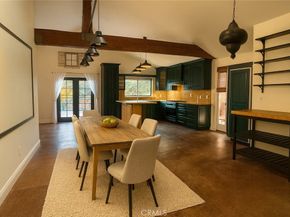 7326 Vanalden, Reseda CA 91335