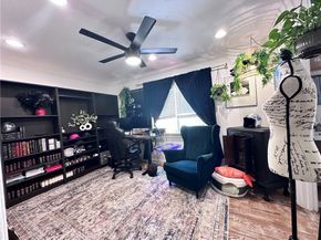 7326 Vanalden, Reseda CA 91335