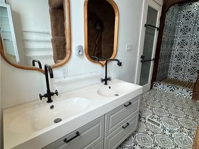 7326 Vanalden, Reseda CA 91335