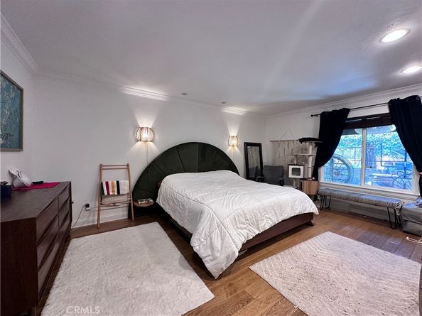 7326 Vanalden, Reseda CA 91335