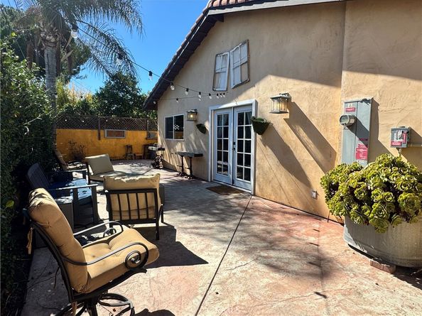 7326 Vanalden, Reseda CA 91335