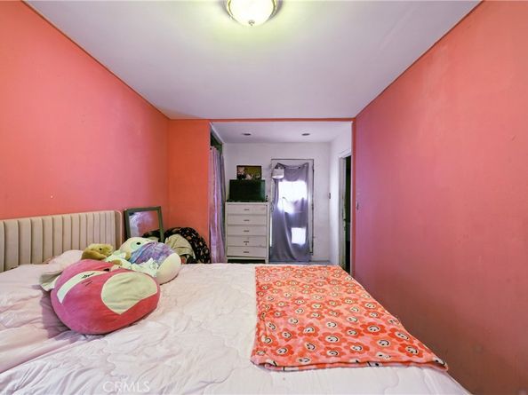 10333 Capistrano Avenue, South Gate CA 90280