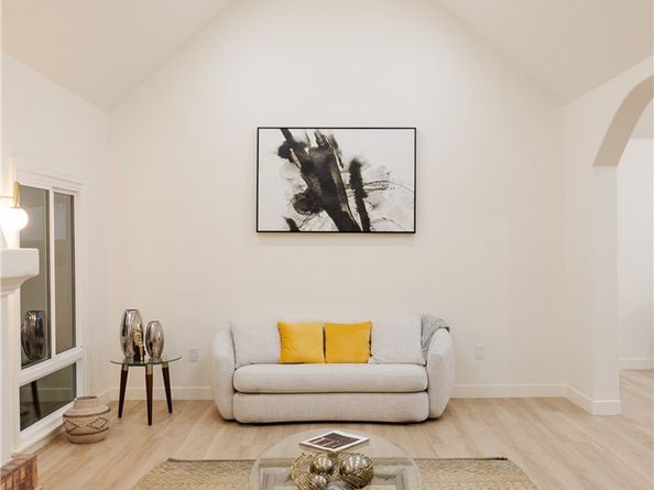 1935 W 76th Street, Los Angeles CA 90047