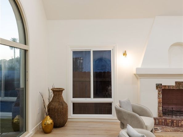 1935 W 76th Street, Los Angeles CA 90047