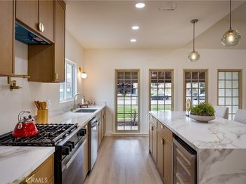 1935 W 76th Street