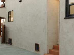 1935 W 76th Street, Los Angeles CA 90047