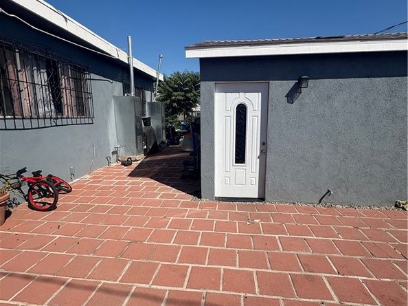 1266 E E 50th street, Los Angeles CA 90011