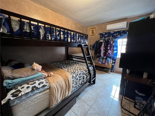 5643 E 6th, East Los Angeles CA 90022