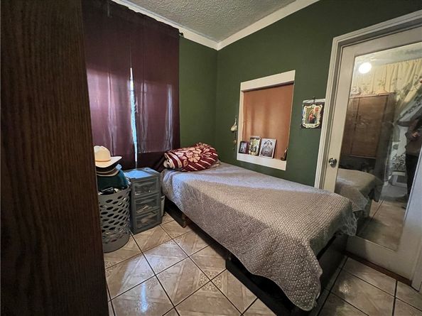 5643 E 6th, East Los Angeles CA 90022