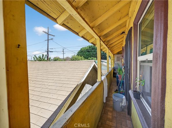 1008 E 74th Street, Los Angeles CA 90001