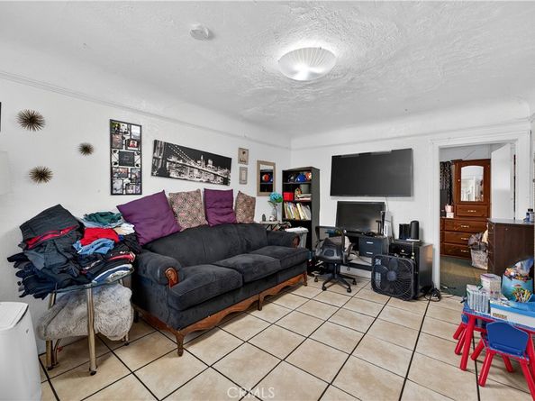 1008 E 74th Street, Los Angeles CA 90001