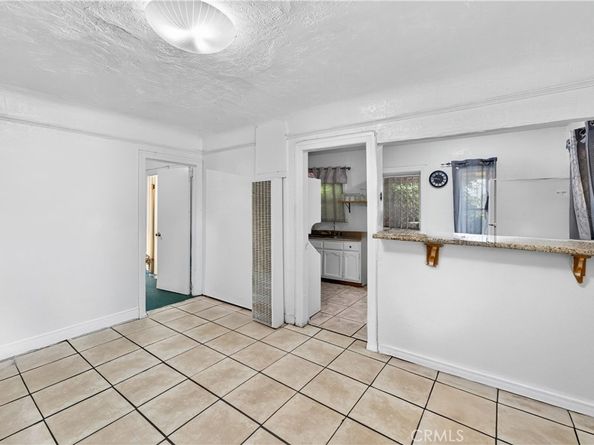 1008 E 74th Street, Los Angeles CA 90001