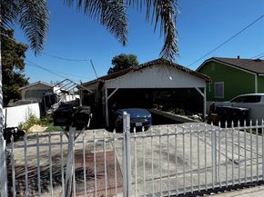 8820 Beach, Los Angeles CA 90002
