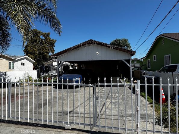 8820 Beach, Los Angeles CA 90002