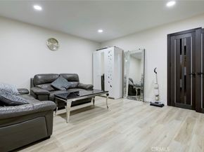 15556 Valerio, Van Nuys CA 91406