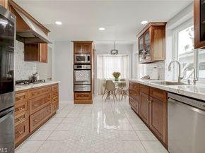 15556 Valerio, Van Nuys CA 91406