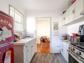 2010 N Los Robles Avenue, Pasadena CA 91104