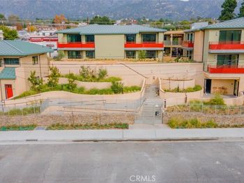 2608 Honolulu Avenue