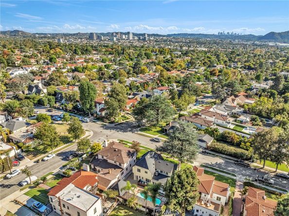 869 Cumberland Road, Glendale CA 91202