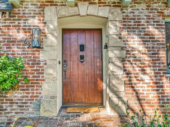 869 Cumberland Road, Glendale CA 91202