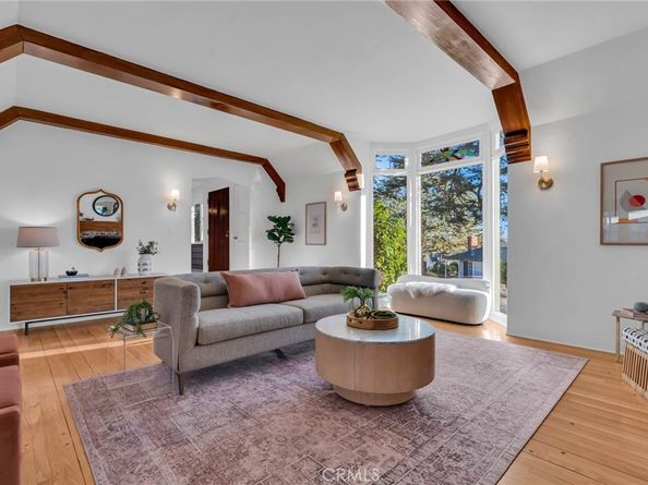 869 Cumberland Road, Glendale CA 91202