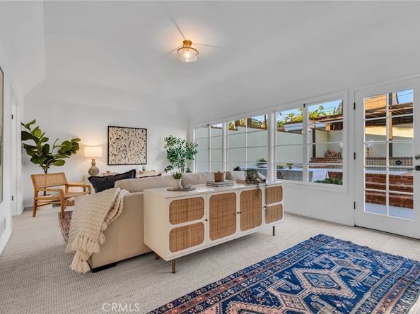 869 Cumberland Road, Glendale CA 91202