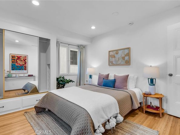 869 Cumberland Road, Glendale CA 91202