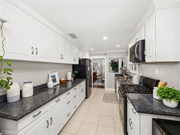 327 E LEMON Avenue, Monrovia CA 91016
