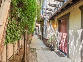 1406 S California Avenue C, Monrovia CA 91016