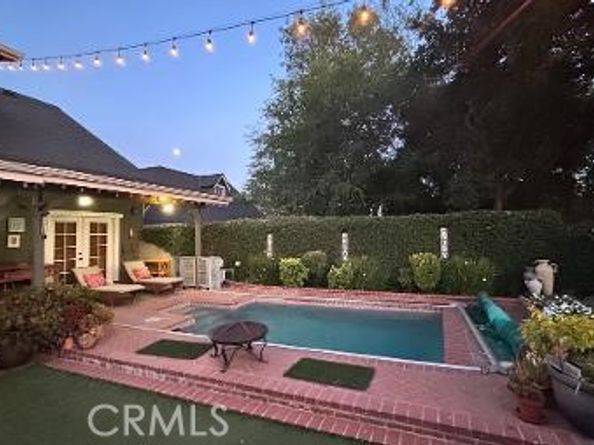 1955 N Los Robles Avenue, Pasadena CA 91104