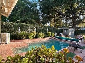 1955 N Los Robles Avenue, Pasadena CA 91104