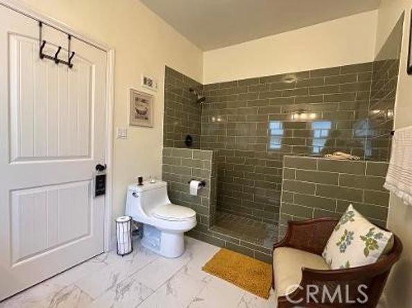 1955 N Los Robles Avenue, Pasadena CA 91104