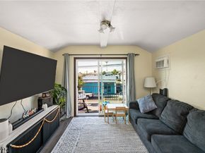 1912 E 10th Street, Long Beach CA 90813