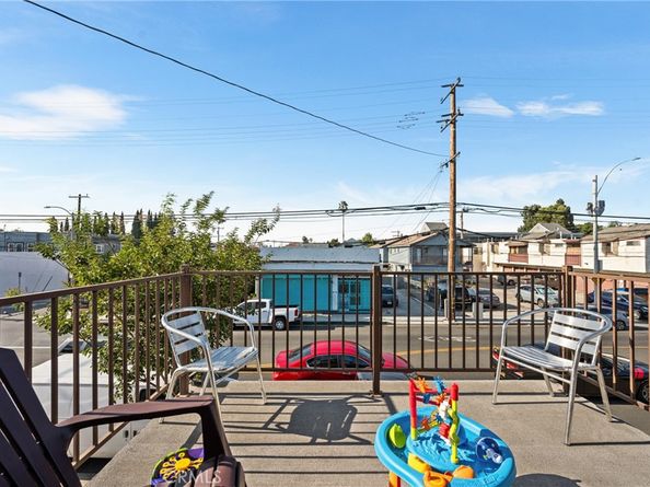 1912 E 10th Street, Long Beach CA 90813