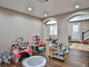 2564 Lunes, La Verne CA 91750