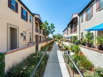 2888 E Berry Loop Privado