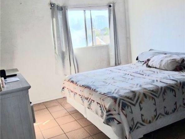 1715 E 70th, Los Angeles CA 90001