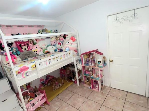 1715 E 70th, Los Angeles CA 90001