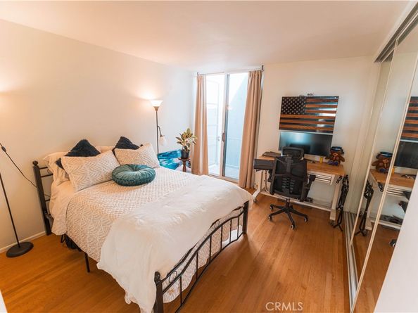 16 36th F, Long Beach CA 90803