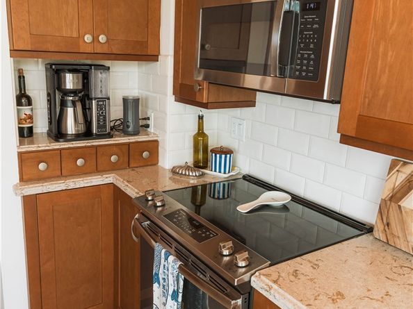 16 36th F, Long Beach CA 90803