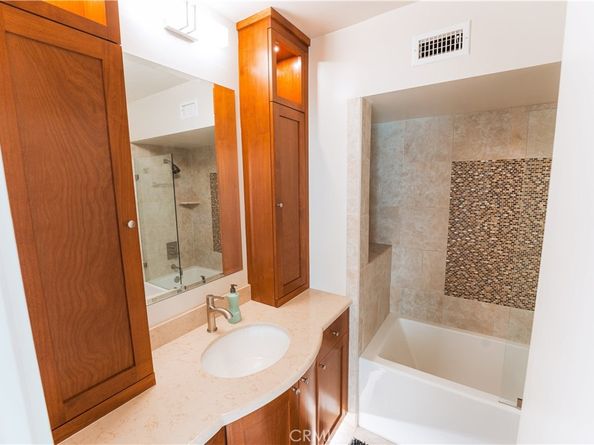 16 36th F, Long Beach CA 90803
