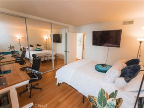 16 36th F, Long Beach CA 90803