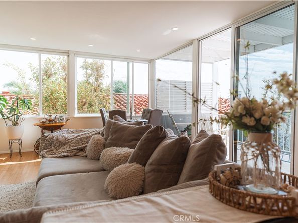16 36th F, Long Beach CA 90803